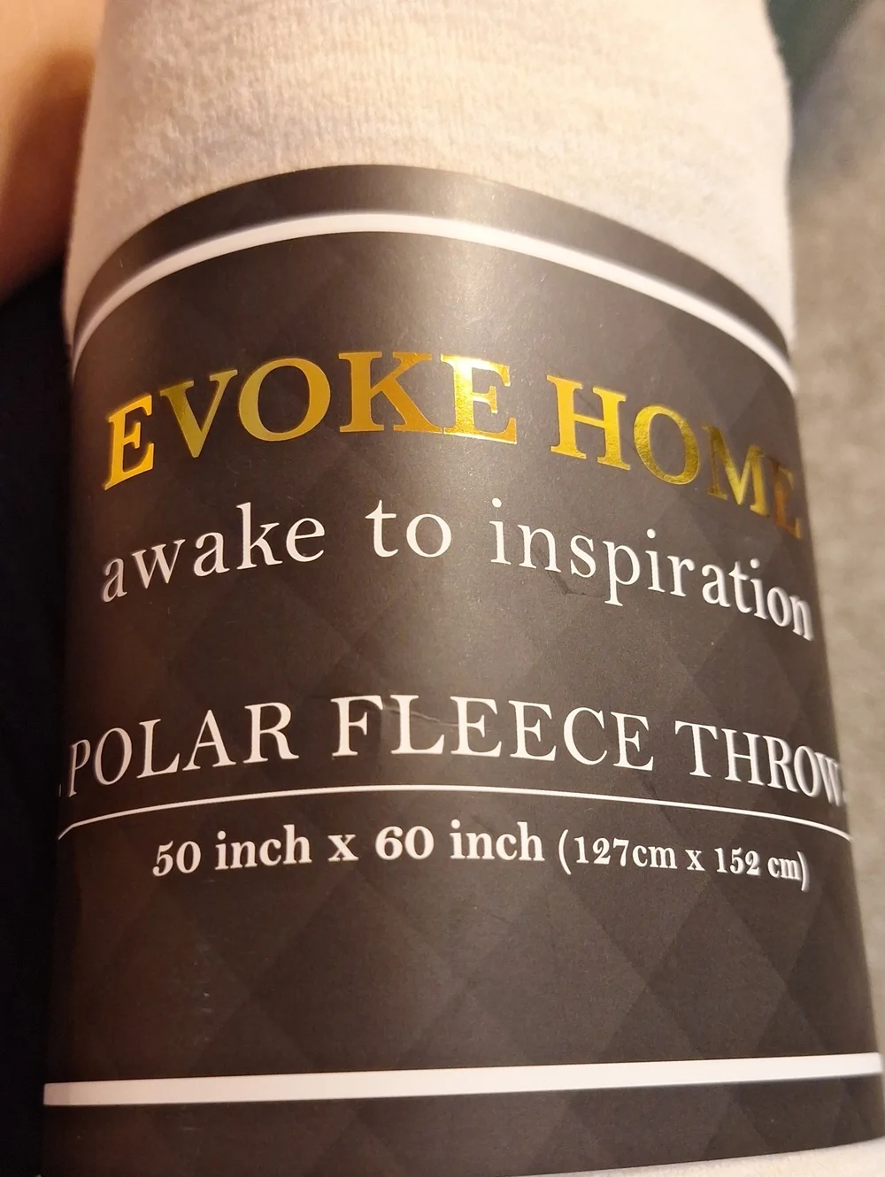 NWT Evoke Home Cream with Pink Trim Fleece Throw Blanket 50x60